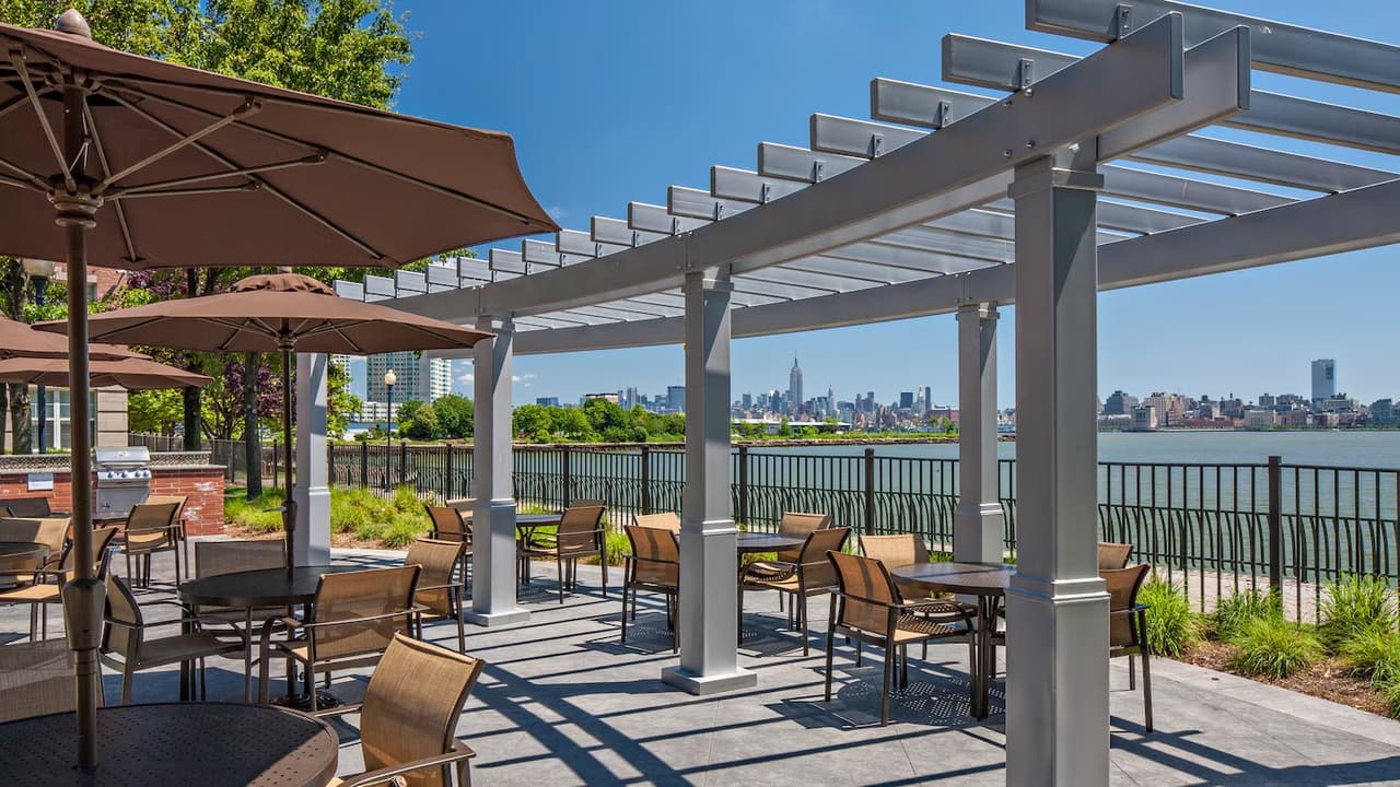 Landscaped Courtyard & Outdoor Areas