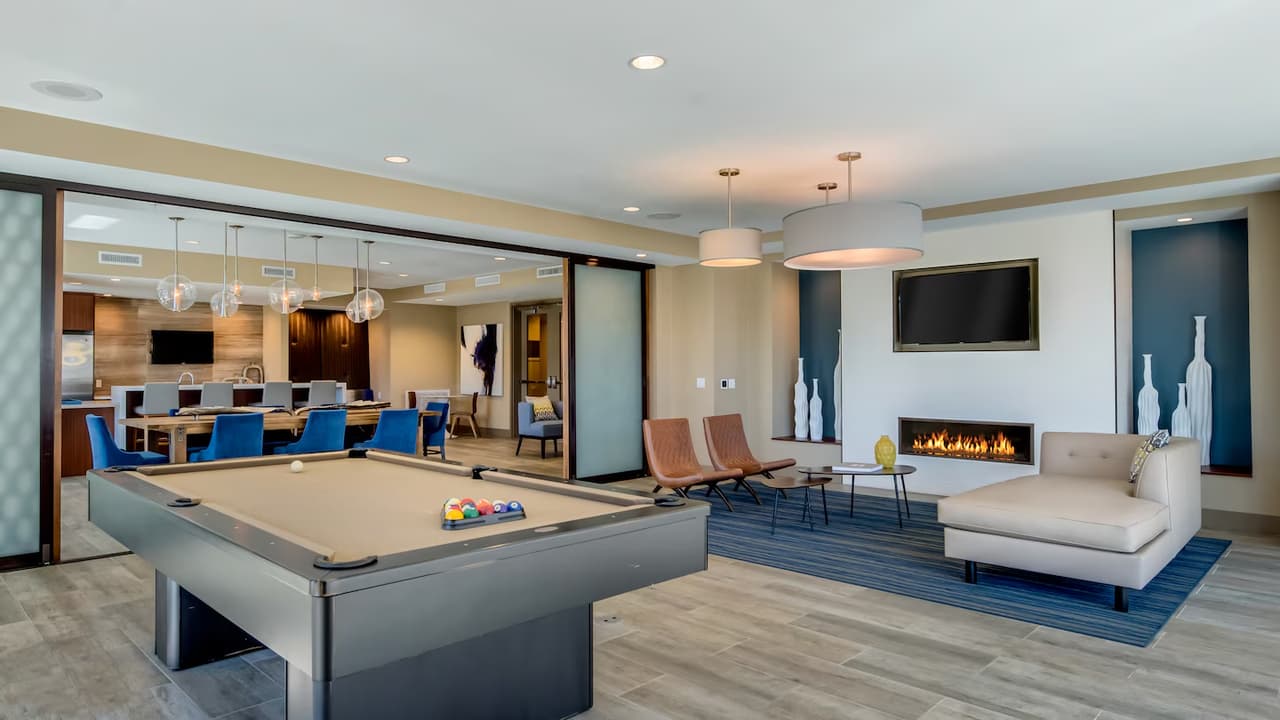 Resident Clubhouse & Social Lounge