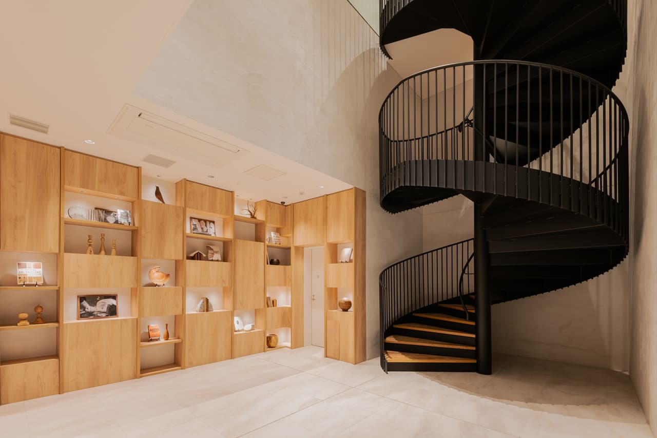 Wood-Inspired Entrance