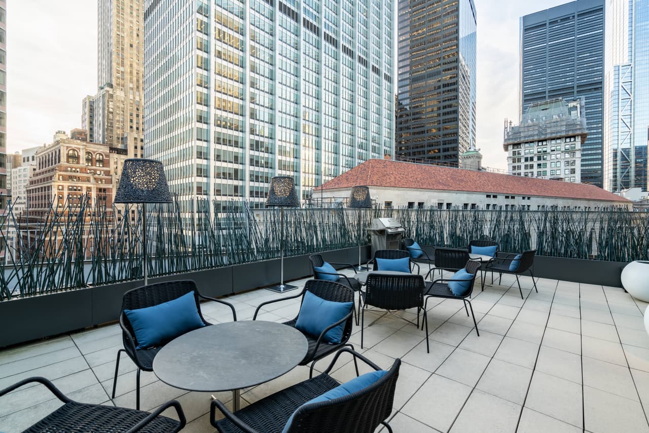 LANDSCAPED ROOF TERRACE