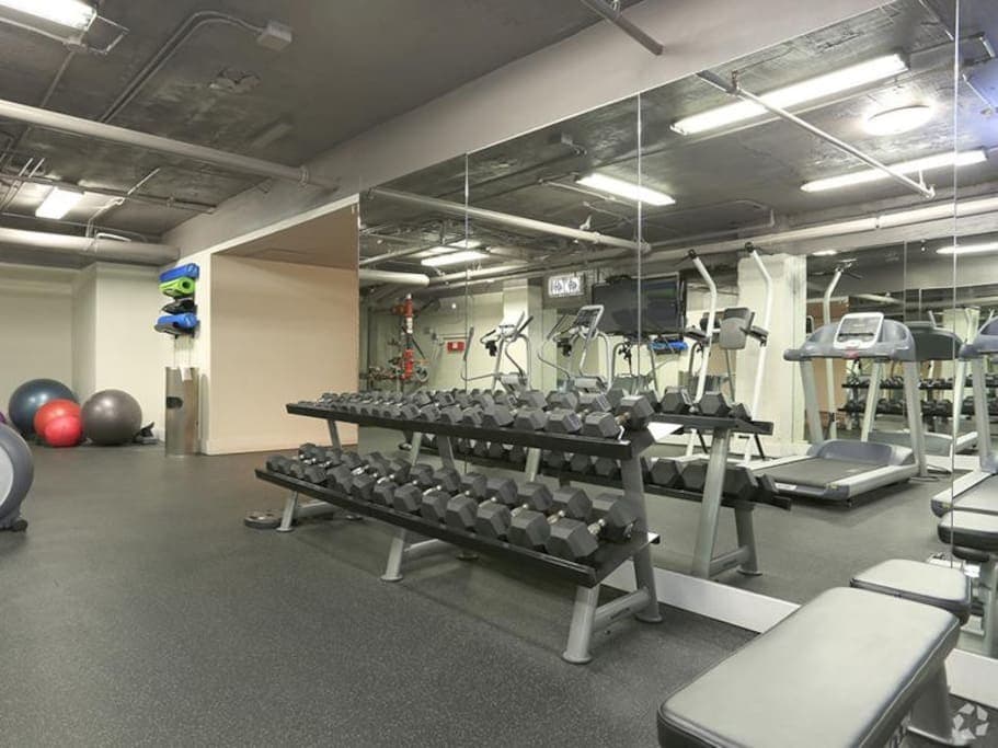 24-HOUR PRIVATE GYM